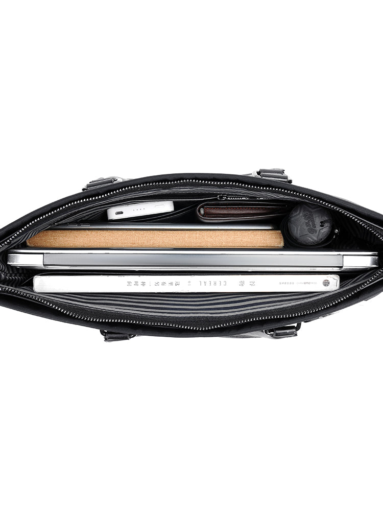 Urban Edge Kangaroo Handbag