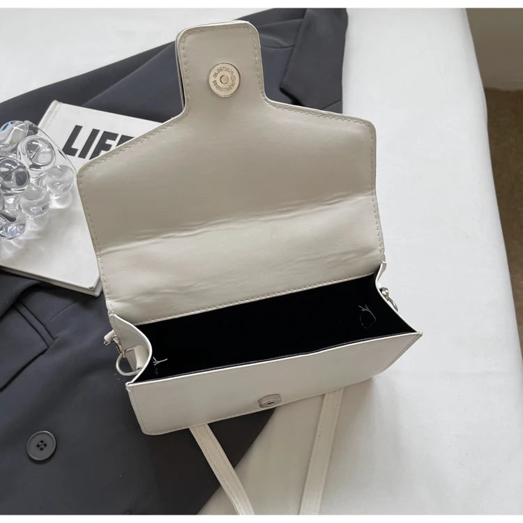 Diamond Gleam Chain Bag